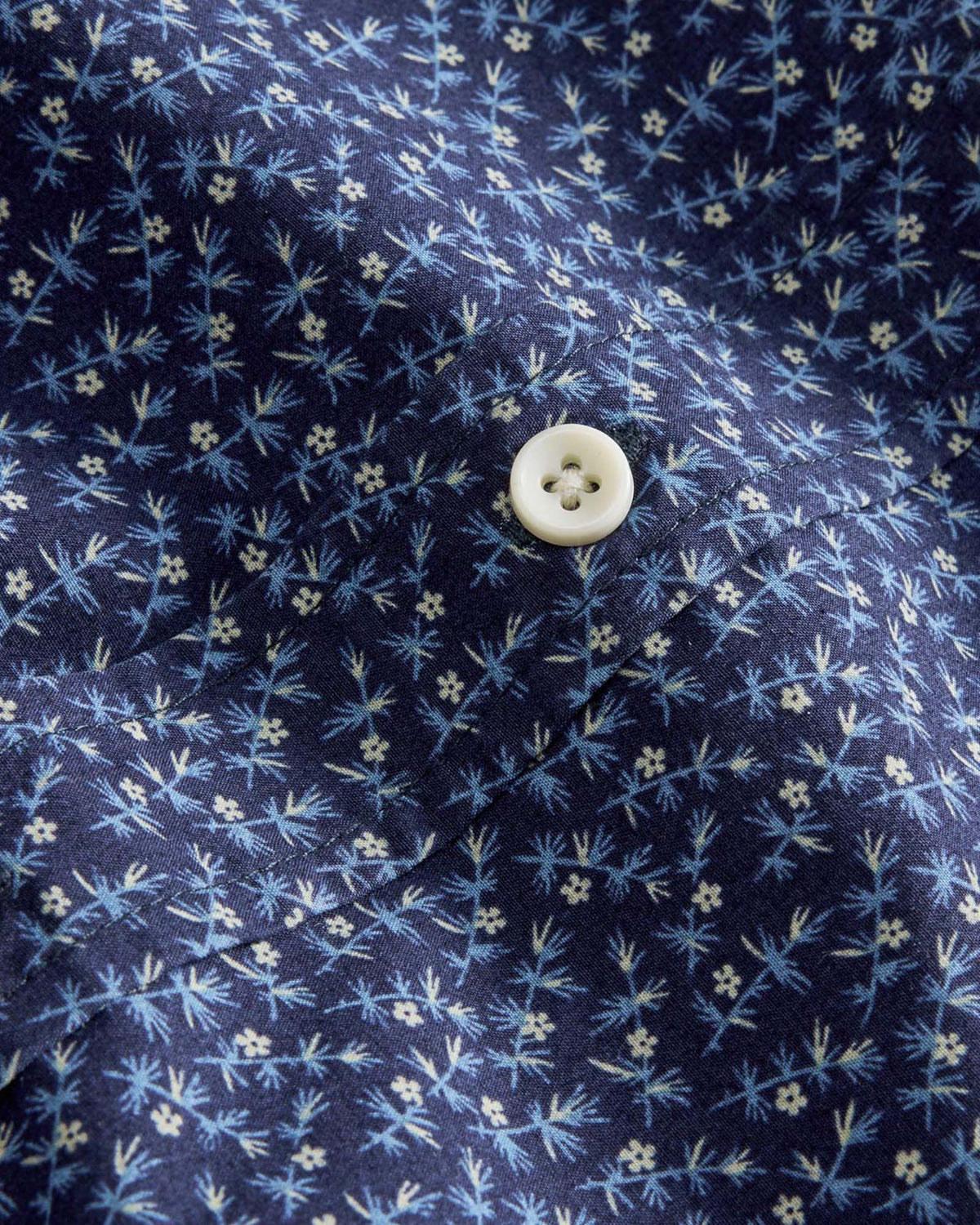 The Short Sleeve Jack in Falling Floral