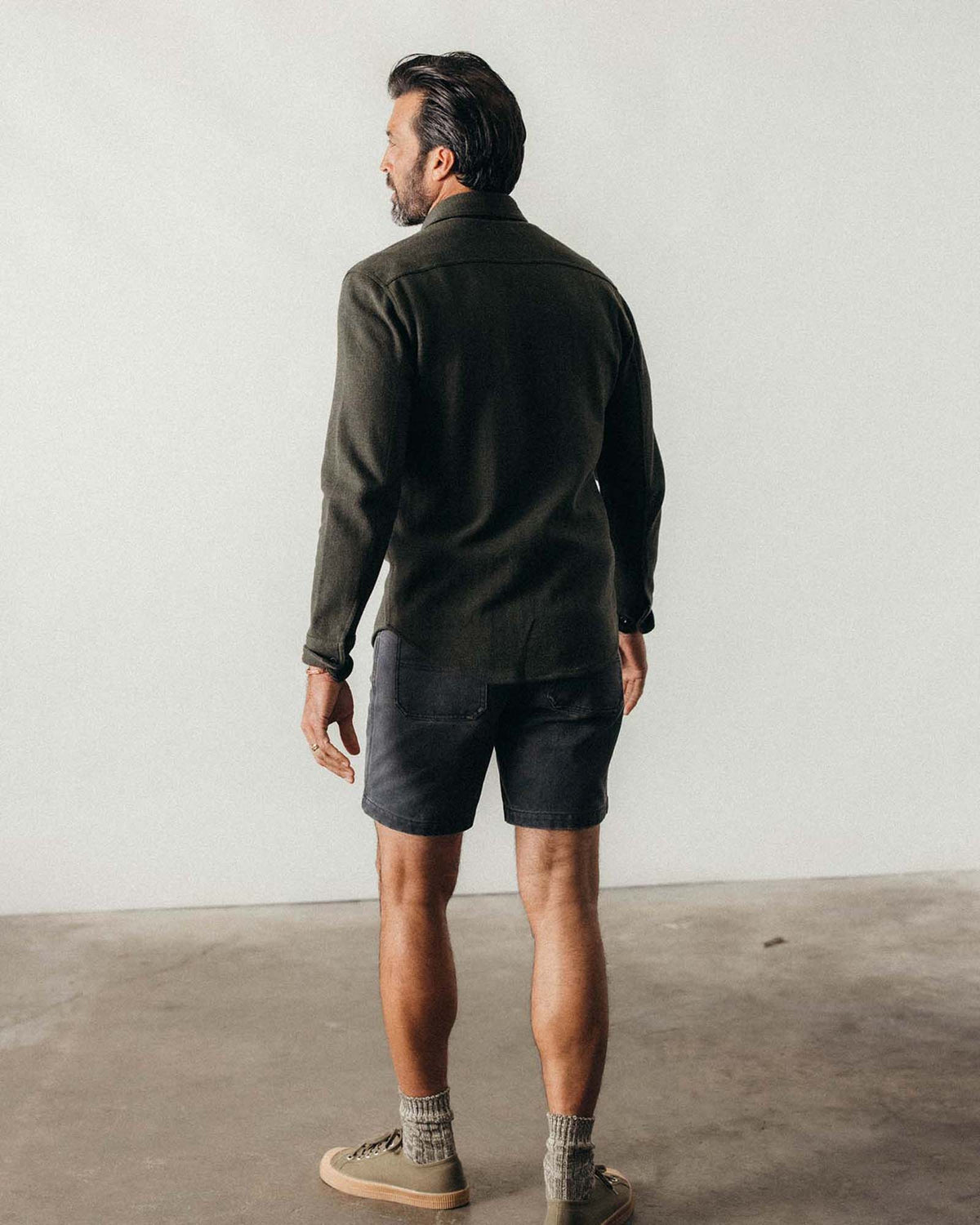 The Coastline Knit Shirt in Heather Army