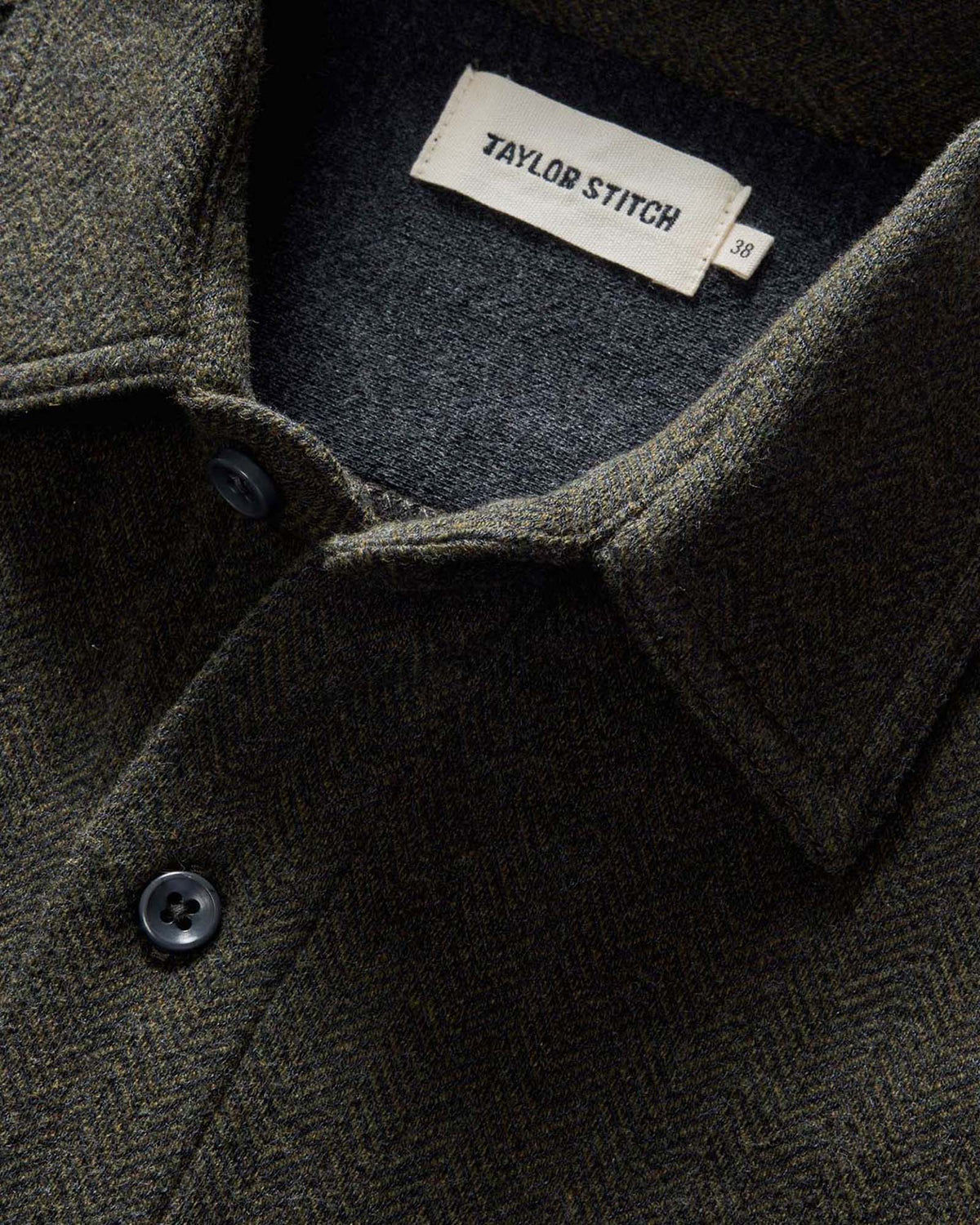 The Coastline Knit Shirt in Heather Army