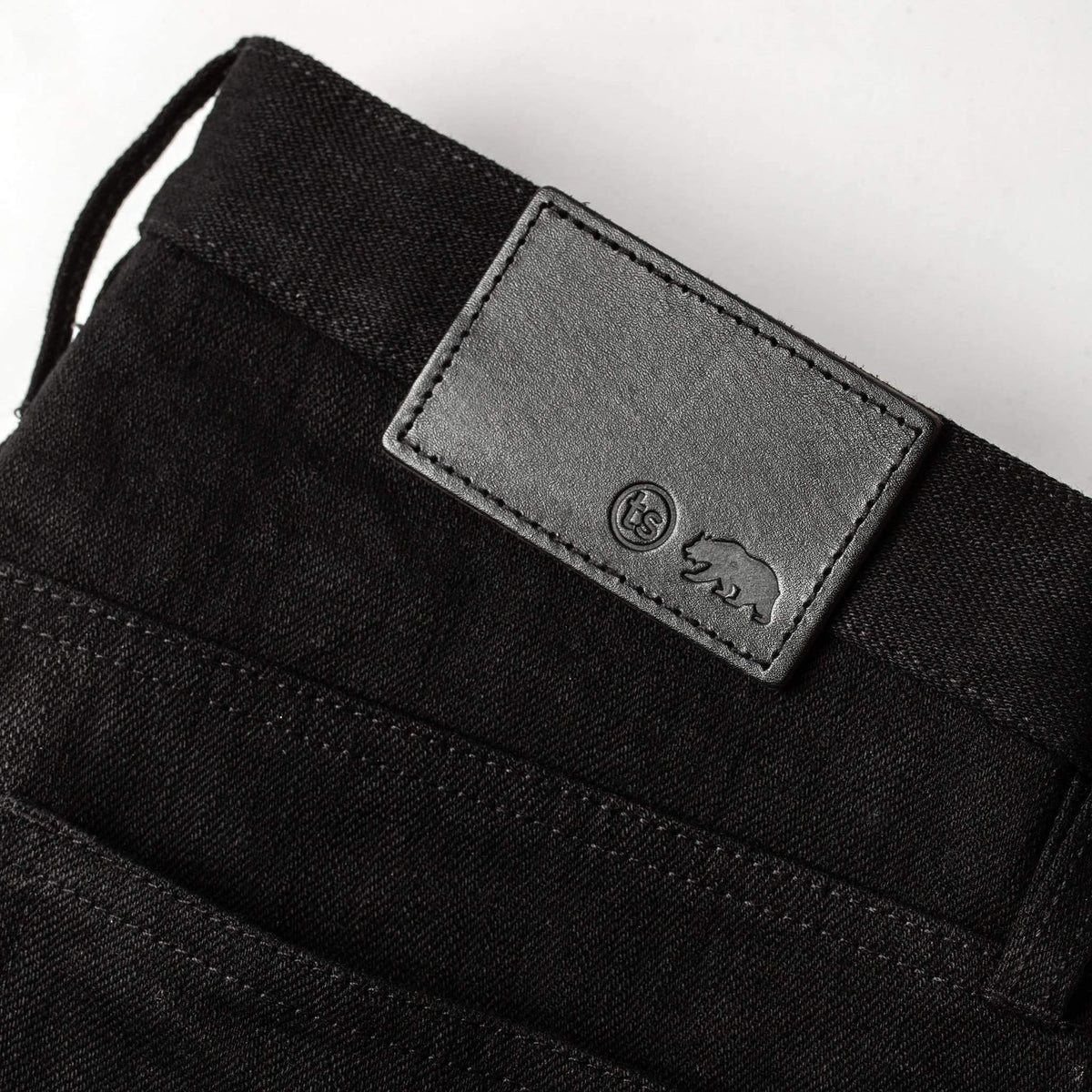 The Slim Jean in Black Selvage