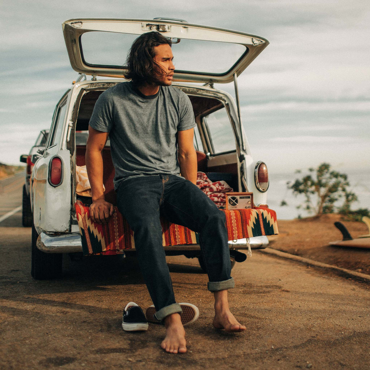 The Cotton Hemp Tee in Slate and Navy Stripe