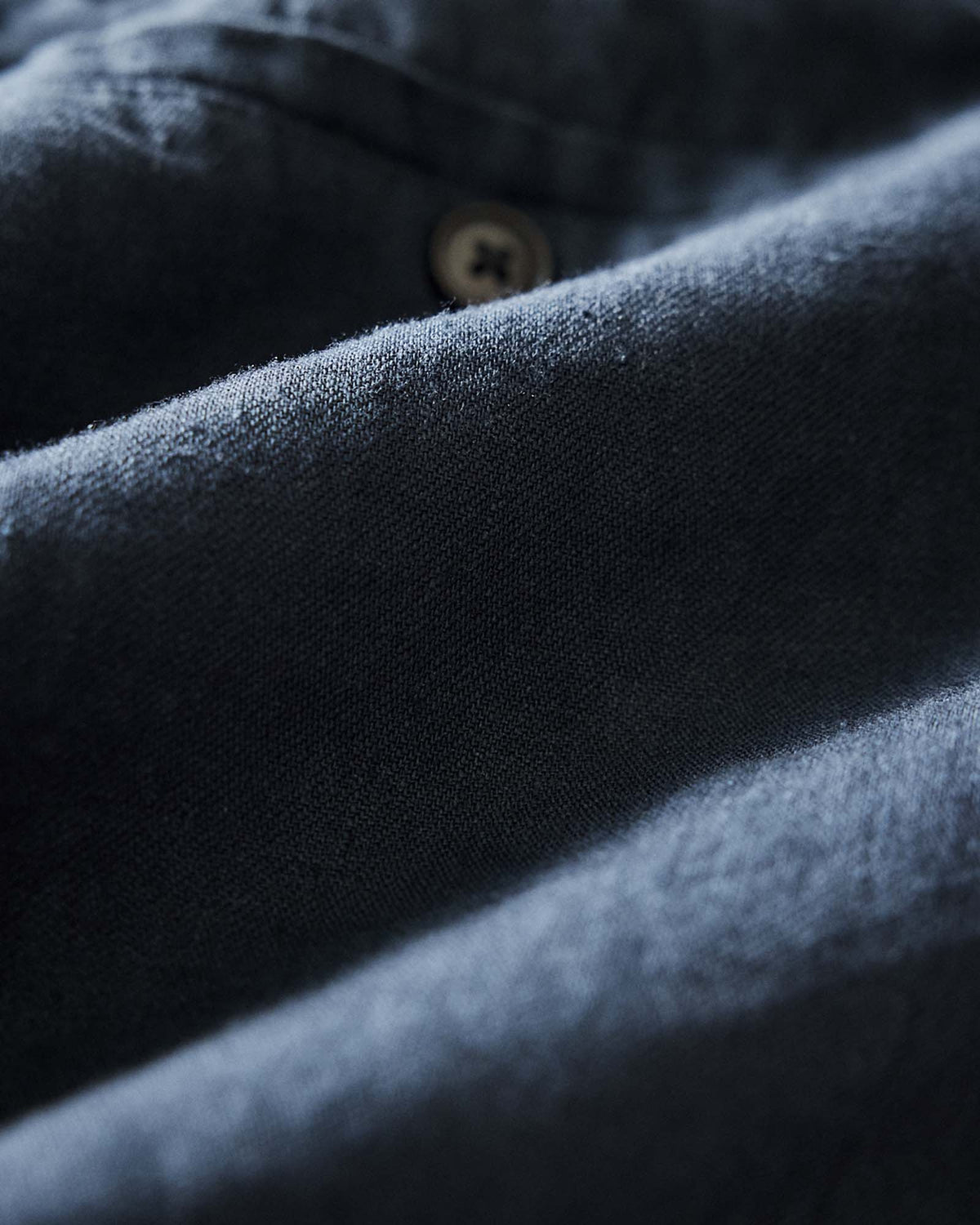 The Easy Short in Navy Linen
