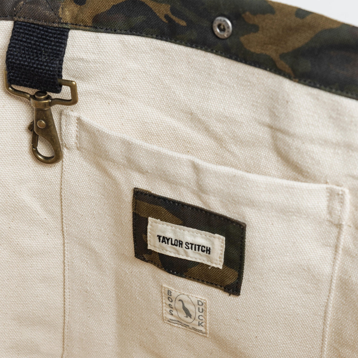 The Market Tote in Camo Boss Duck