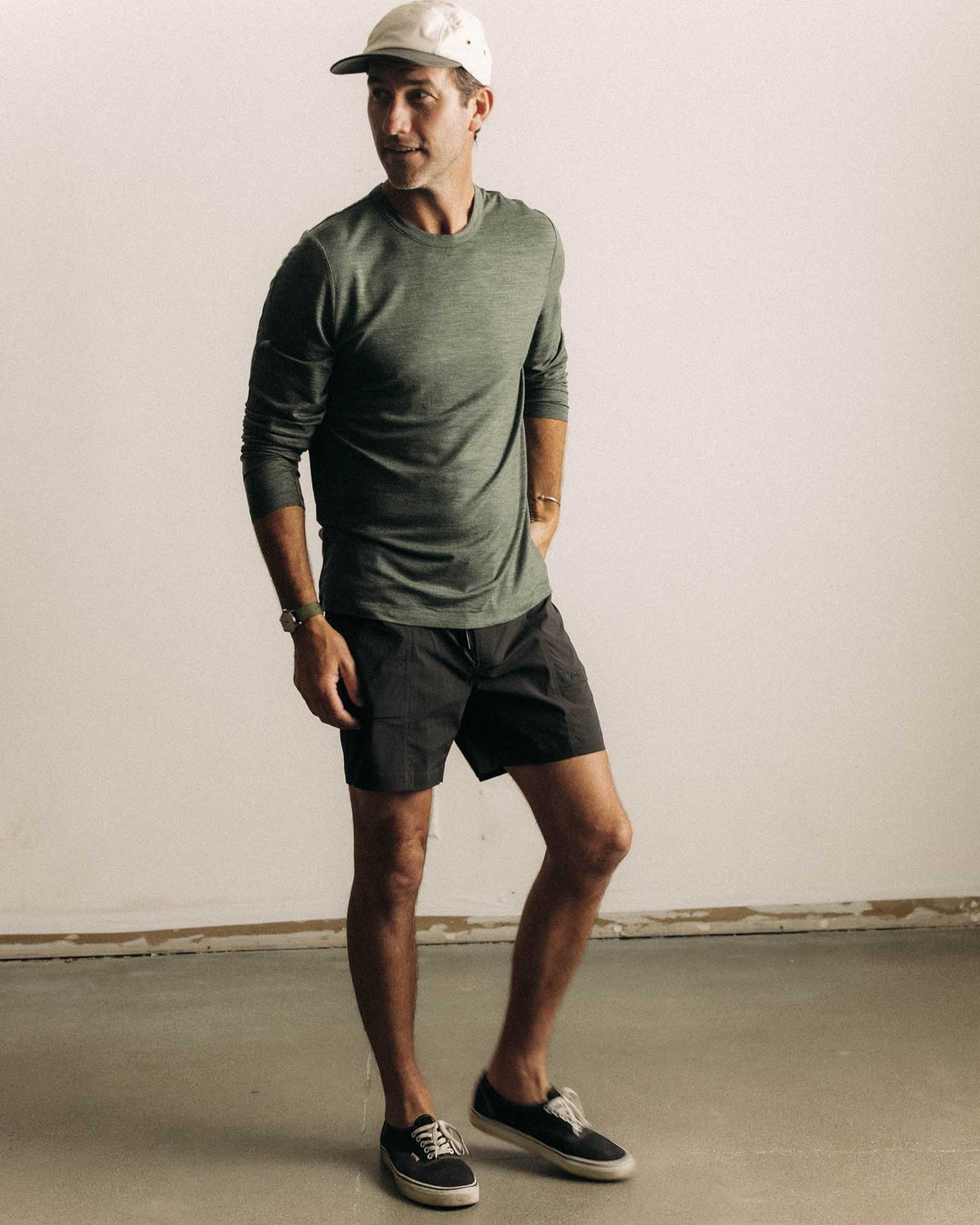 The Merino Long Sleeve Tee in Heather Army