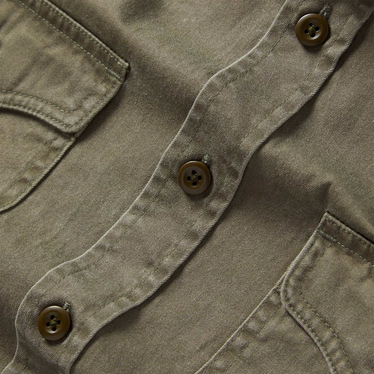 The Saddler Shirt in Washed Olive