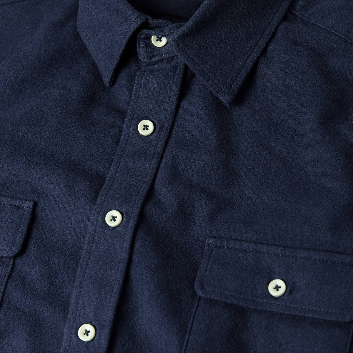 The Yosemite Shirt in Navy