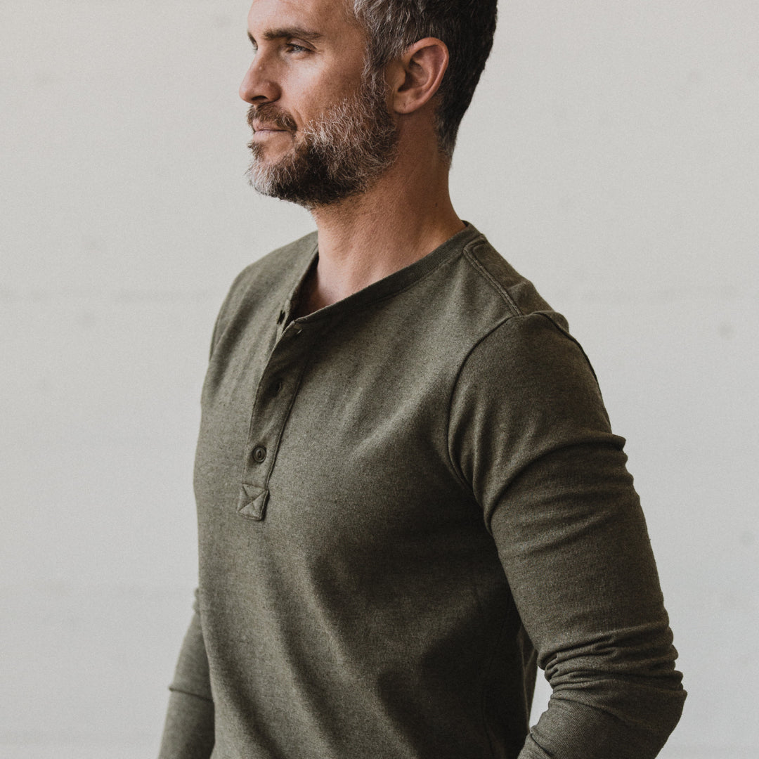 The Heavy Bag Henley in Fatigue Green