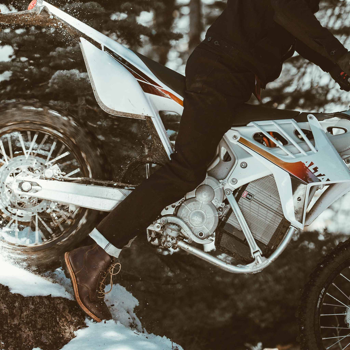 The Moto Pant in Dyneema® Denim