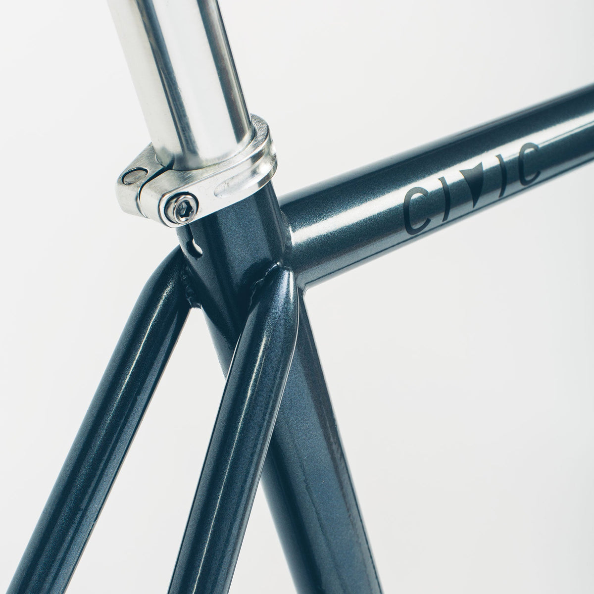 The Dash in Anthracite