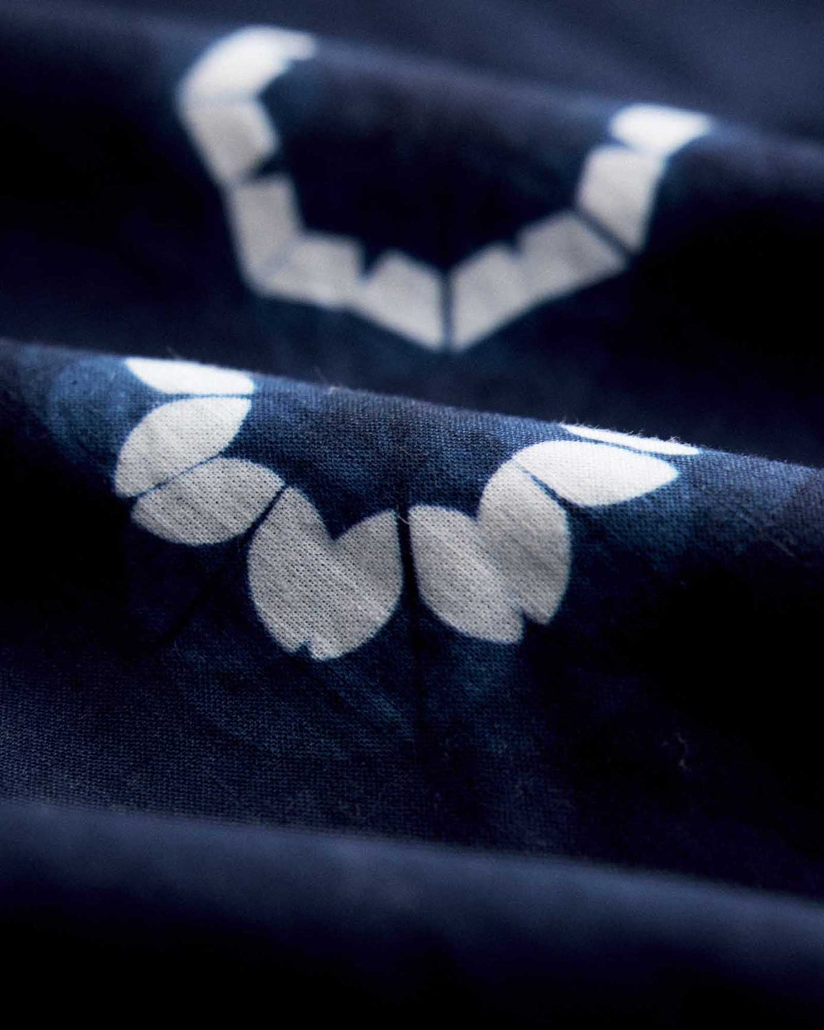 The Davis Shirt in Dark Navy Geo