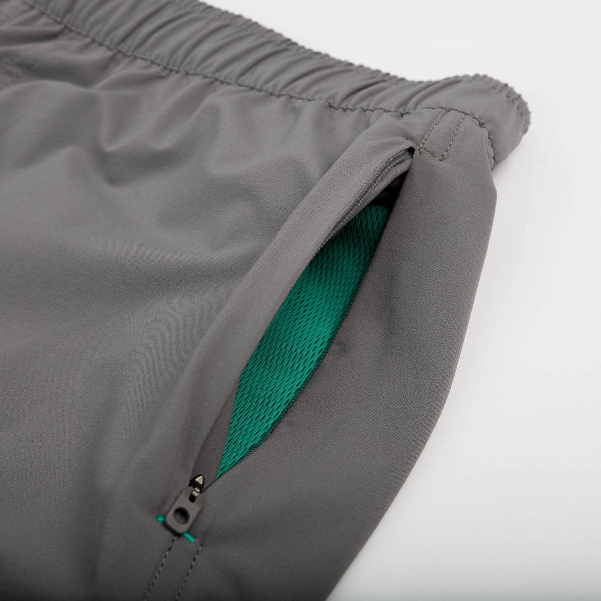 The Myles Momentum Short in Fog