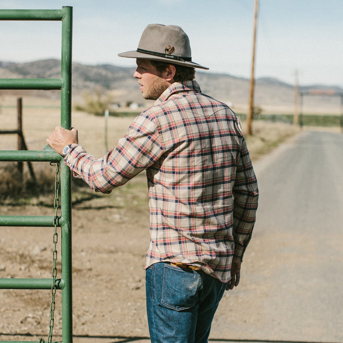 The Glacier Shirt in Tan Plaid