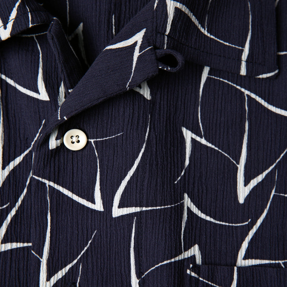 The Short Sleeve Hawthorne in Dark Navy Seagull