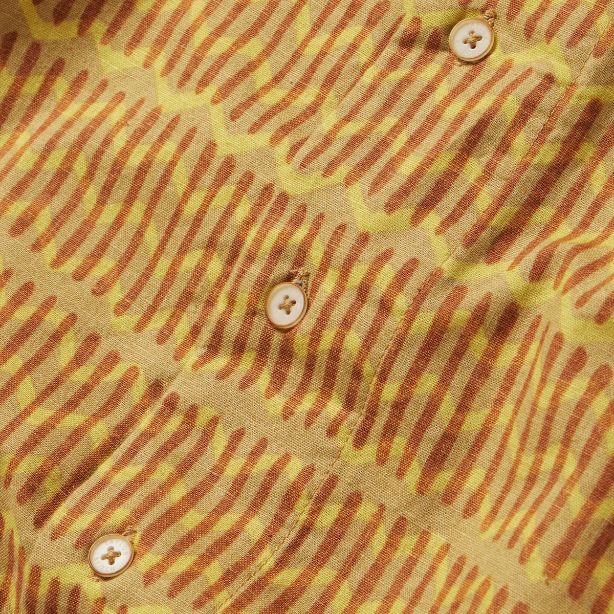 The Short Sleeve Hawthorne in Gold Wave