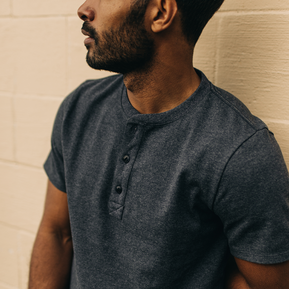 The Short Sleeve Heavy Bag Henley in Dark Navy