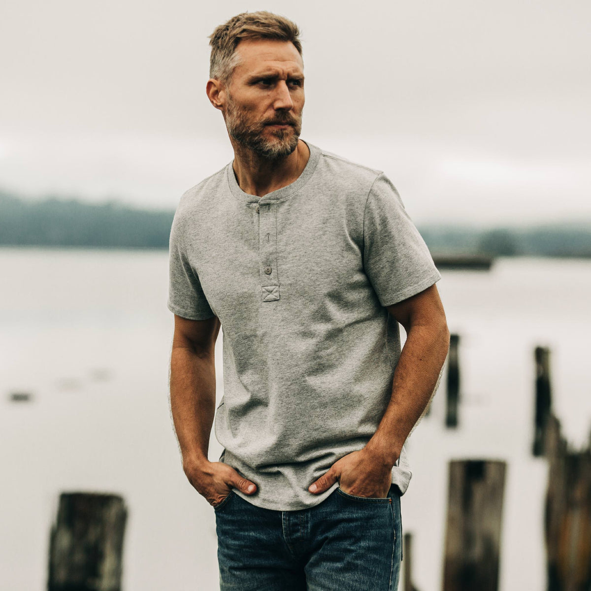The Short Sleeve Heavy Bag Henley in Aluminum