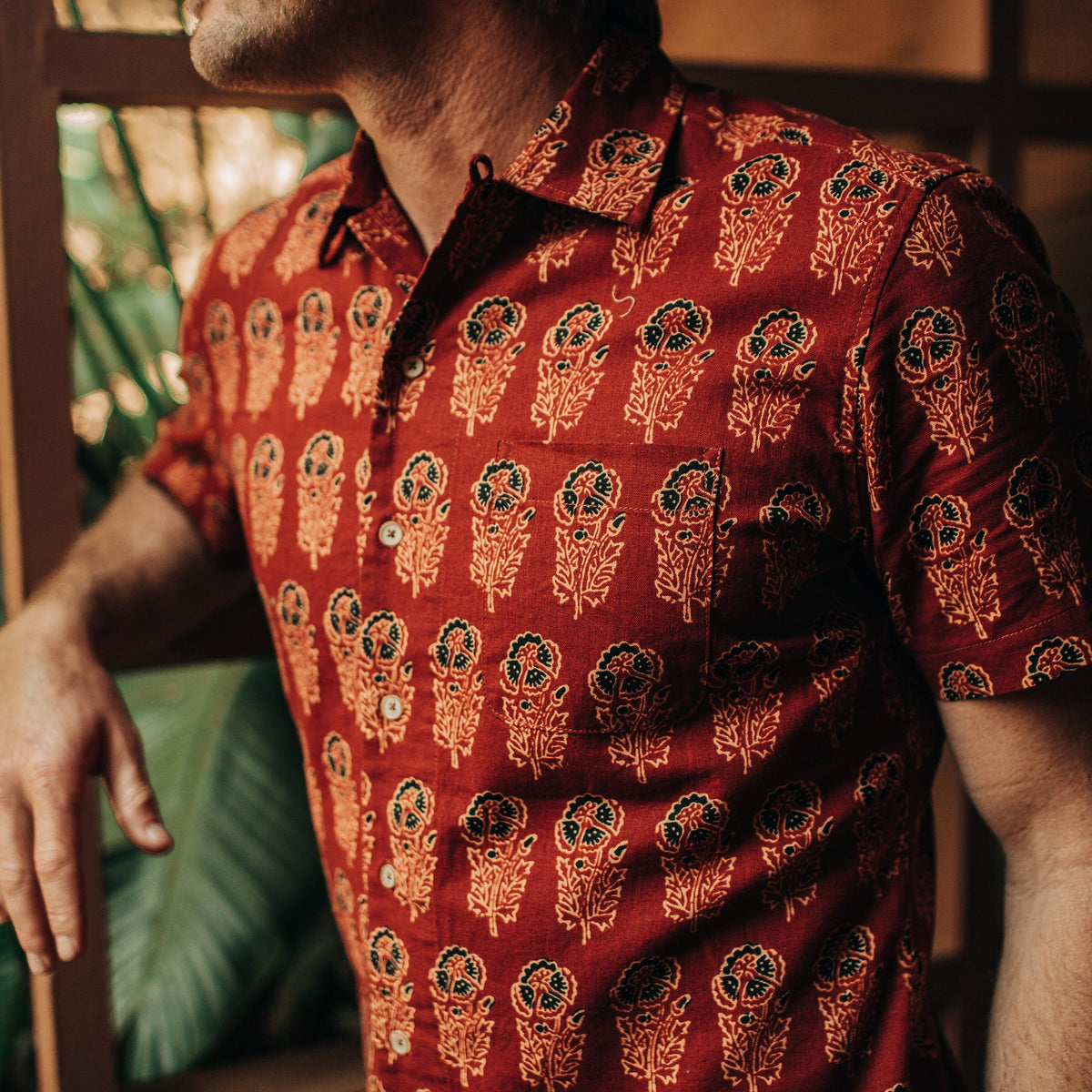 The Short Sleeve Hawthorne in Rust Floral