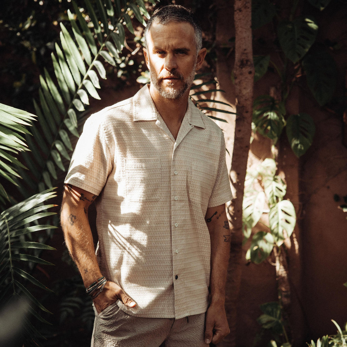 The Conrad Shirt in Sand Jacquard