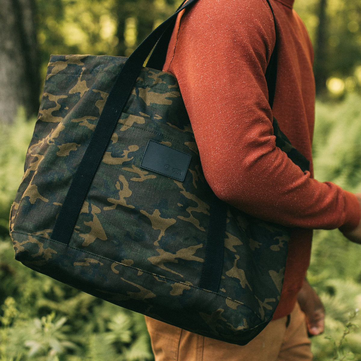 The Market Tote in Camo Boss Duck