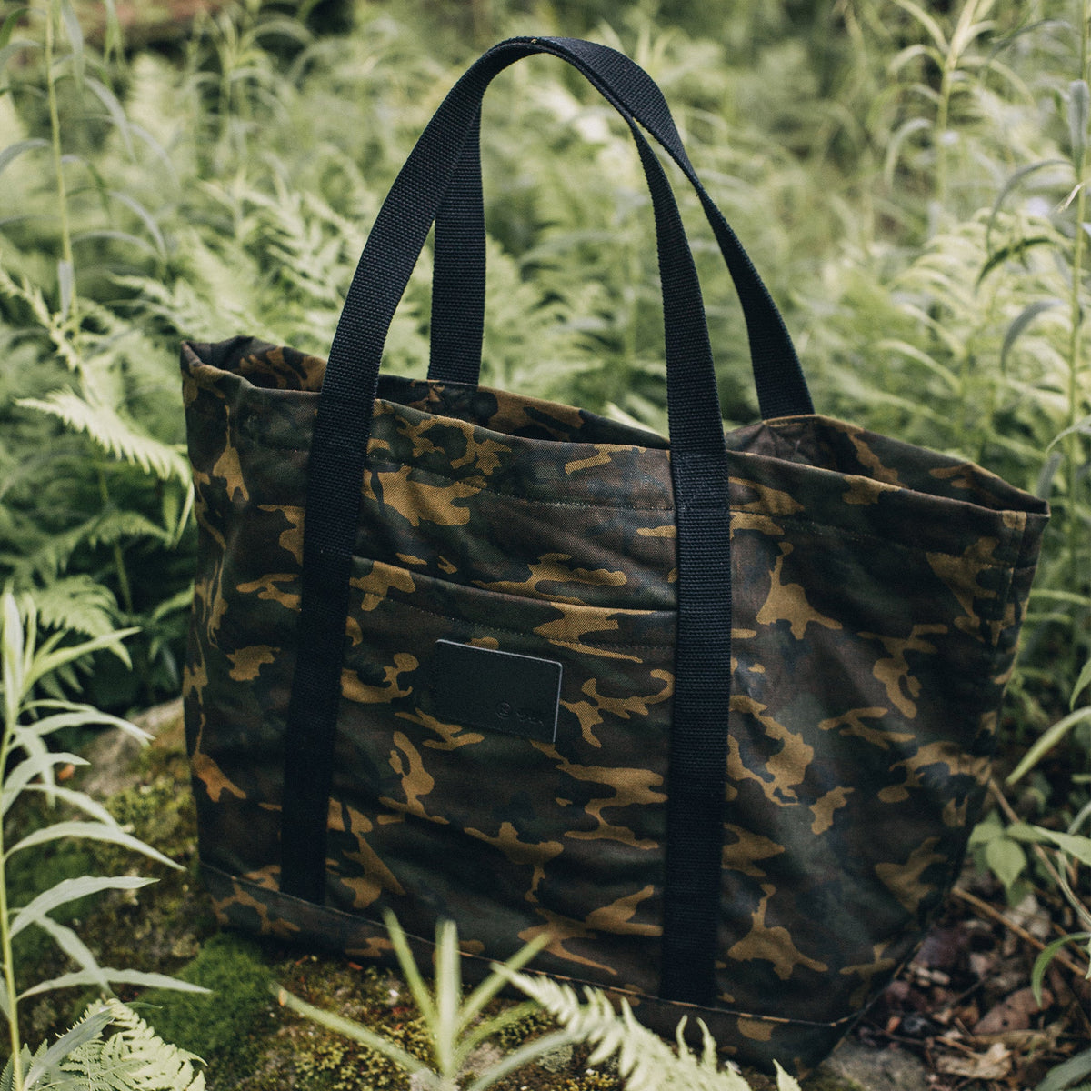 The Market Tote in Camo Boss Duck