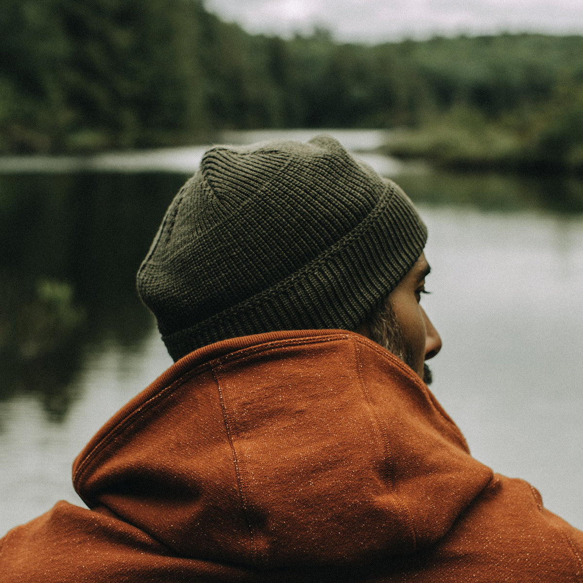 The Rib Beanie in Heather Forest
