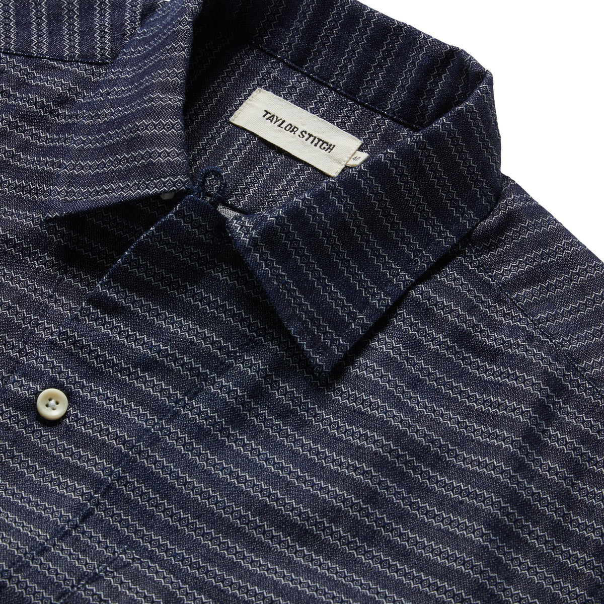The Short Sleeve Hawthorne in Navy Dobby