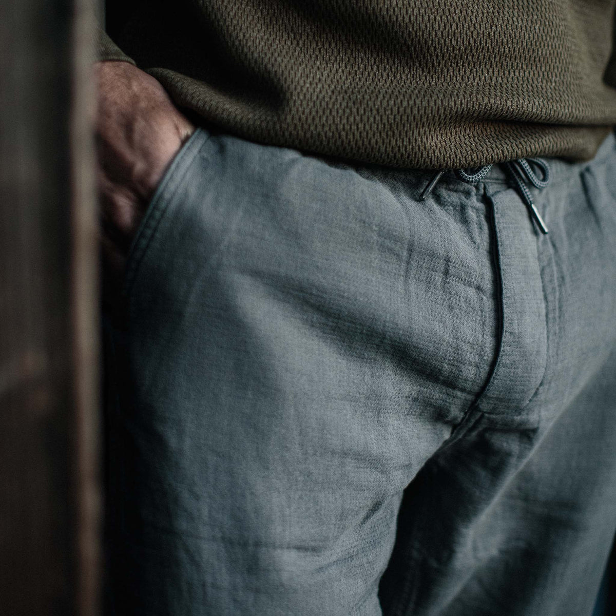 The Apres Pant in Charcoal Double Cloth ('21)