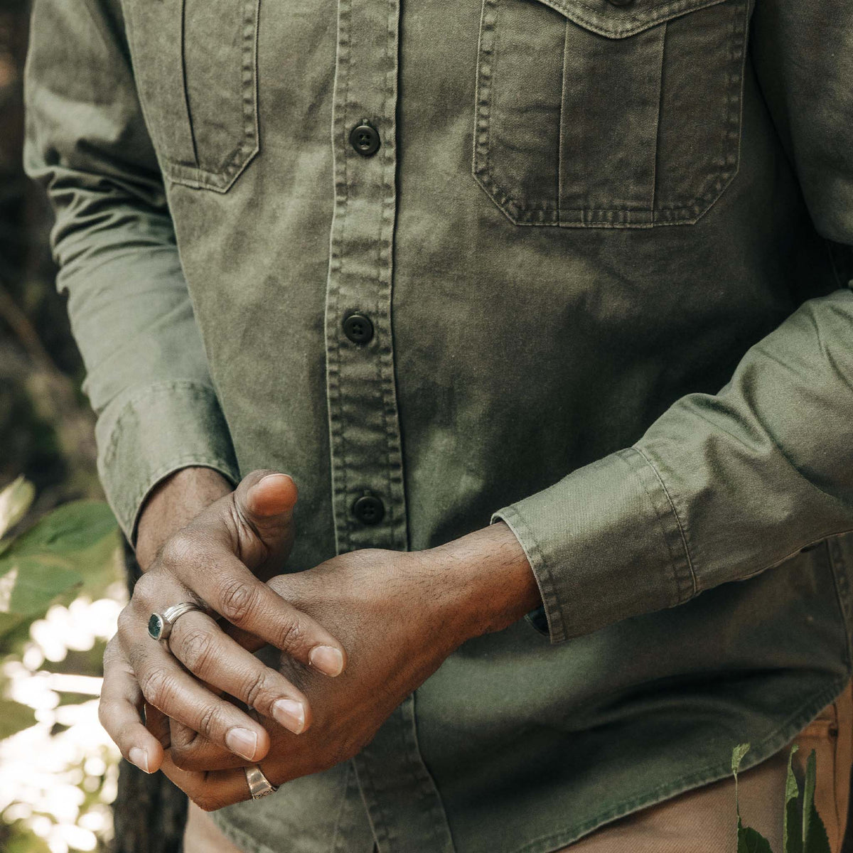 The Saddler Shirt in Washed Olive