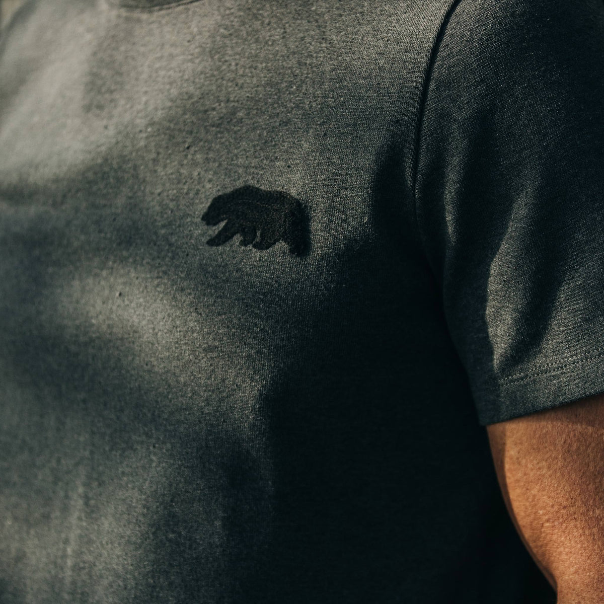 The Embroidered Heavy Bag Tee in Grey Bear