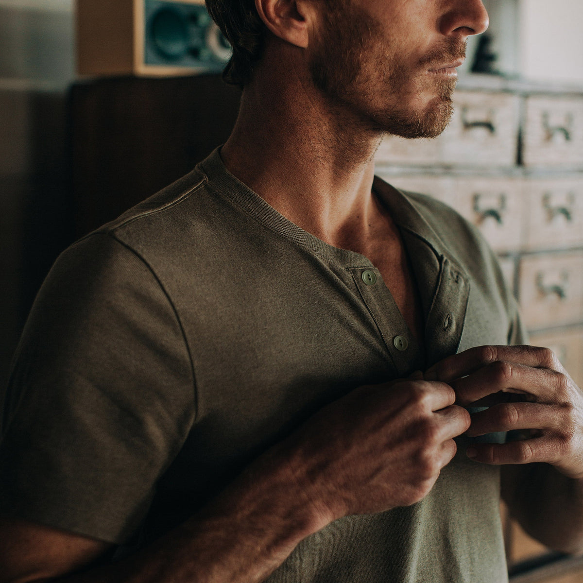 The Short Sleeve Heavy Bag Henley in Washed Olive