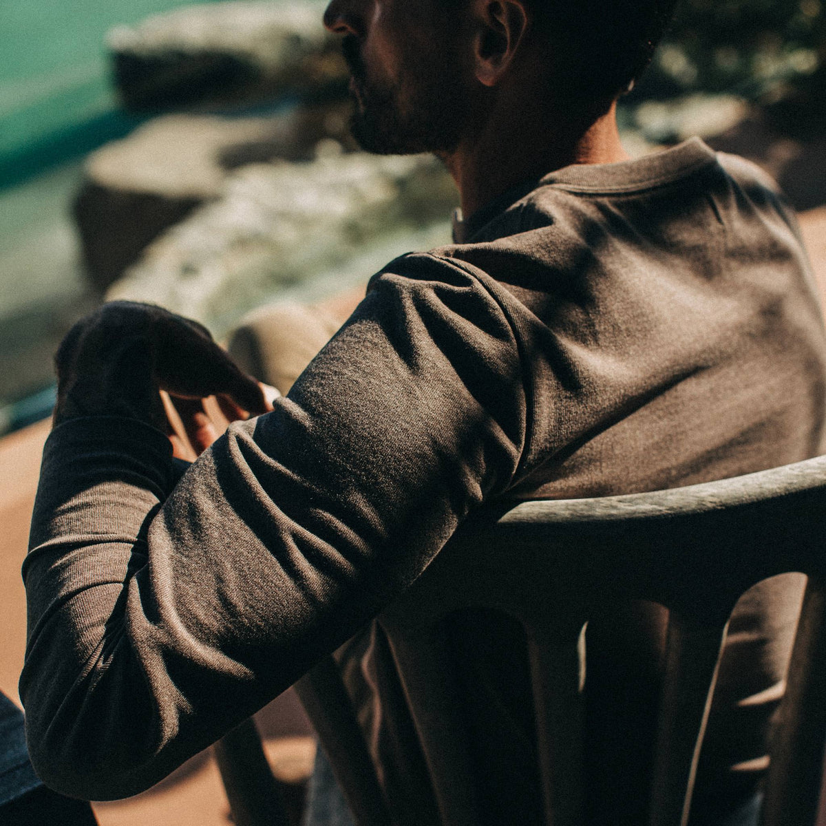 The Heavy Bag Henley in Espresso