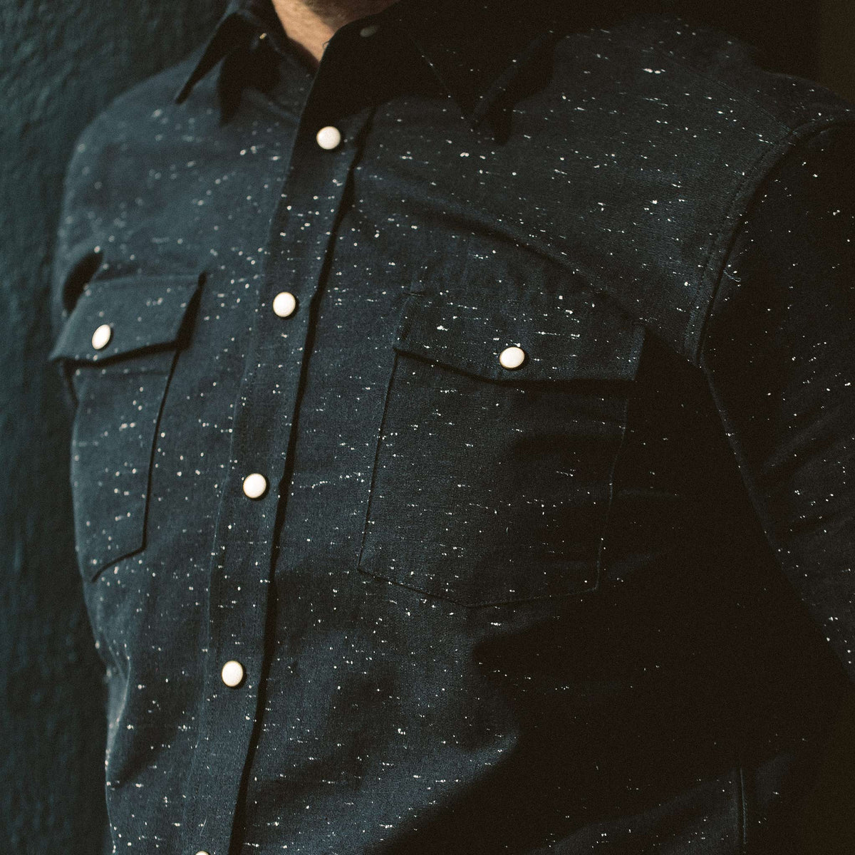 The Glacier Shirt in Navy Nep Twill