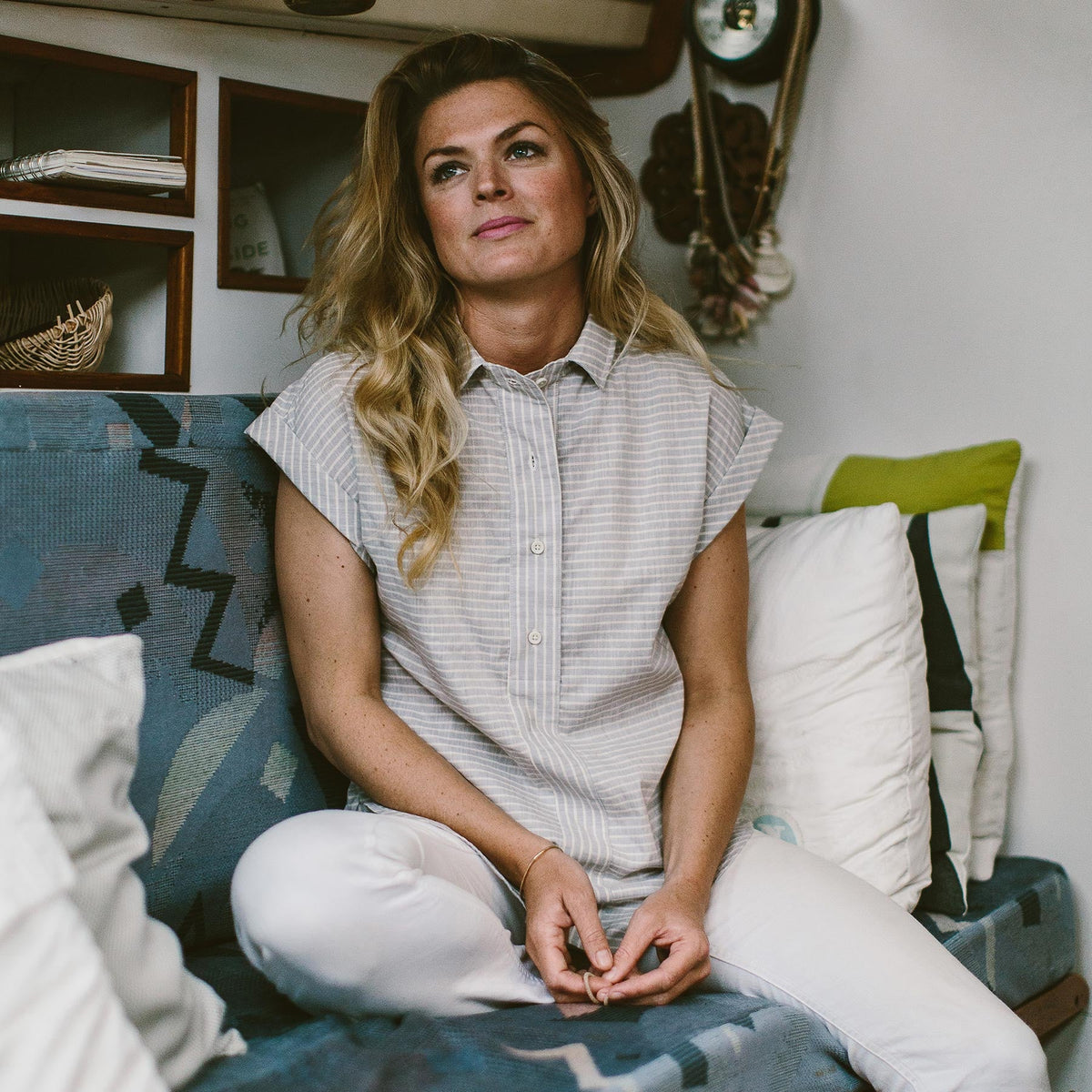 The Reese Popover in Grey Striped Chambray